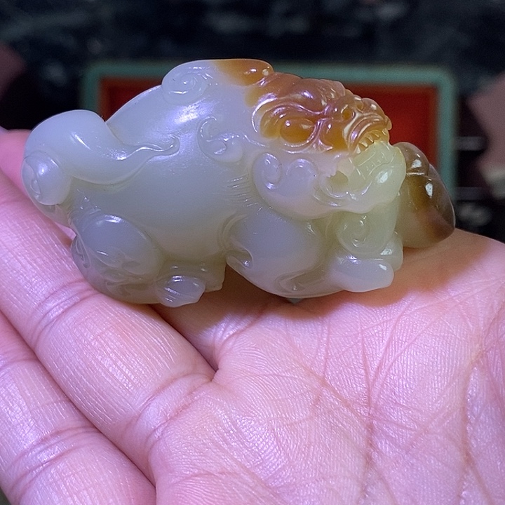 和田玉未镶嵌把件