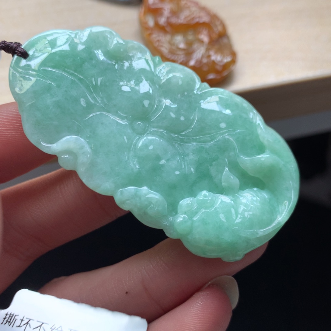 颈饰未镶嵌翡翠吊坠