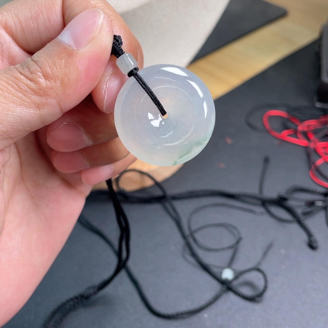 翡翠未镶嵌颈饰30.2*6.1