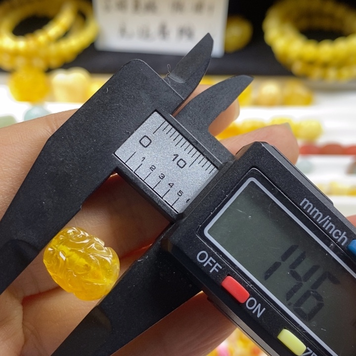 蜜蜡裸石未镶嵌微瑕