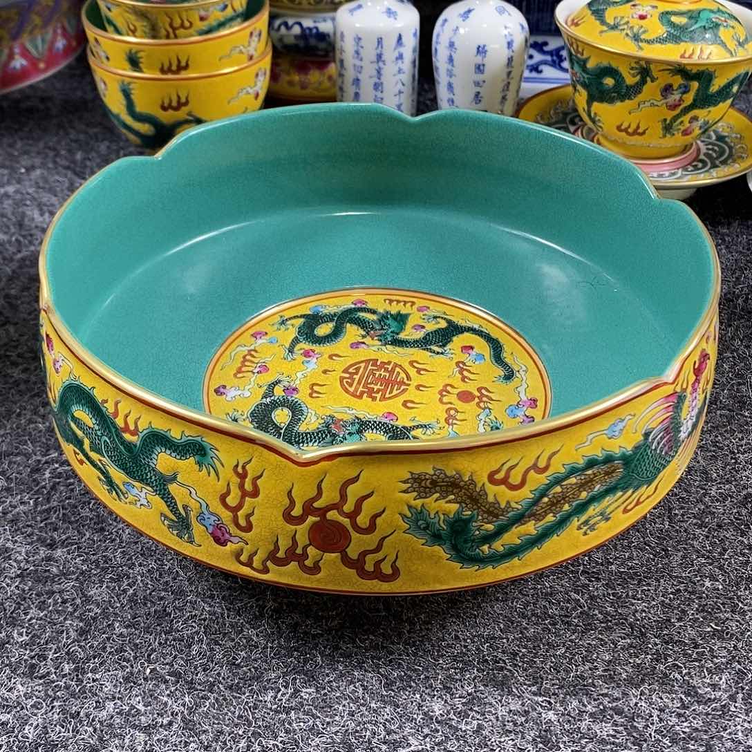 手工手绘陶瓷摆件工艺品