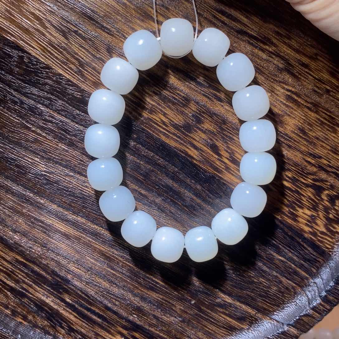 和田玉手串未镶嵌卡13老型微瑕