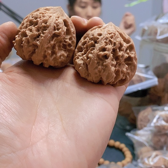 【闪购商品】把件文玩核桃43平谷凹底红皮