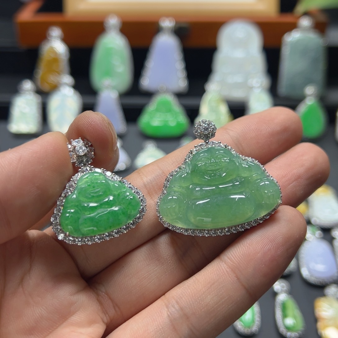 颈饰银S925镶嵌翡翠小*?天然翡翠a货