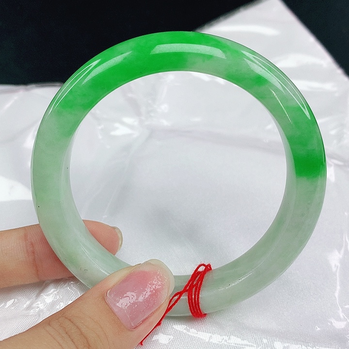 翡翠手镯未镶嵌弃**琳圈55.5，3405