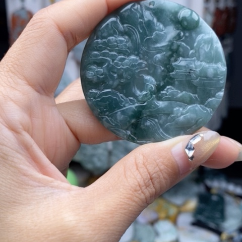 翡翠颈饰未镶嵌翡翠