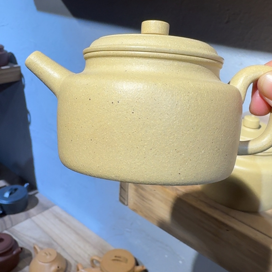 本山绿泥茶壶200毫升左右