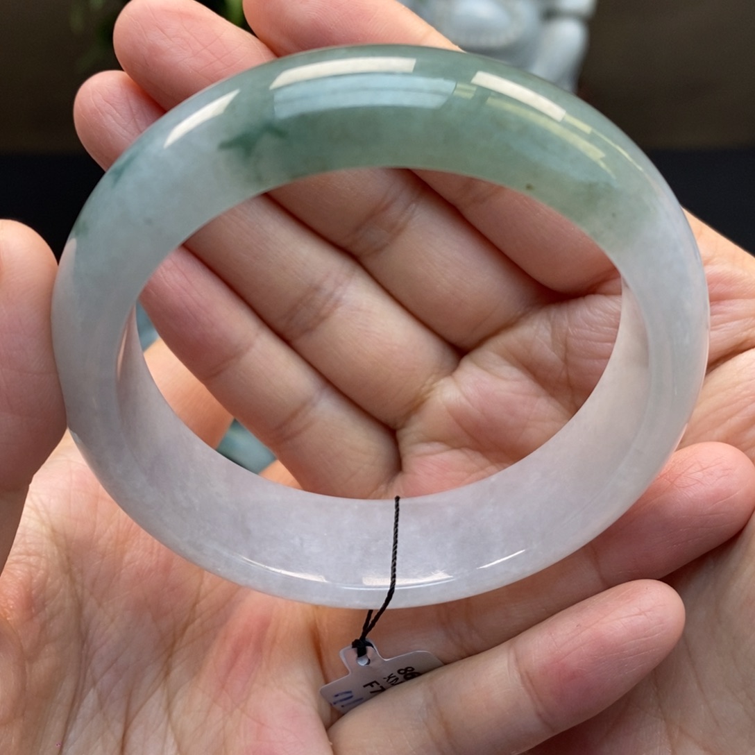 翡翠手镯未镶嵌天然