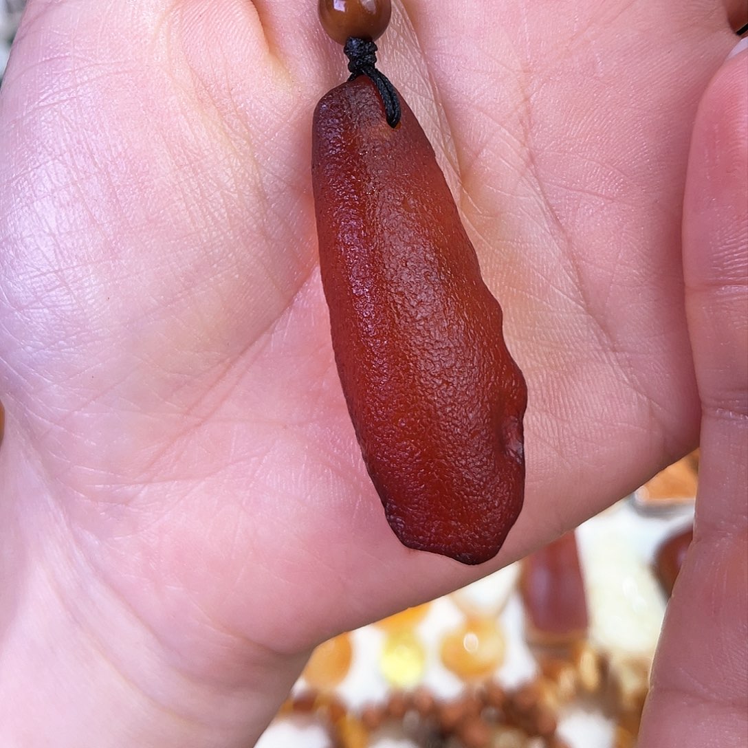 琥珀珠宝奇石未镶嵌，