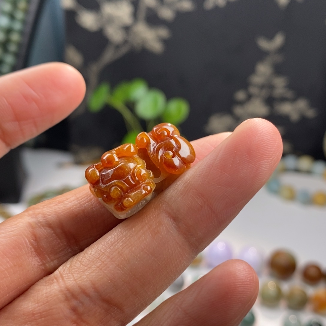 翡翠未镶嵌手链红翡貔貅