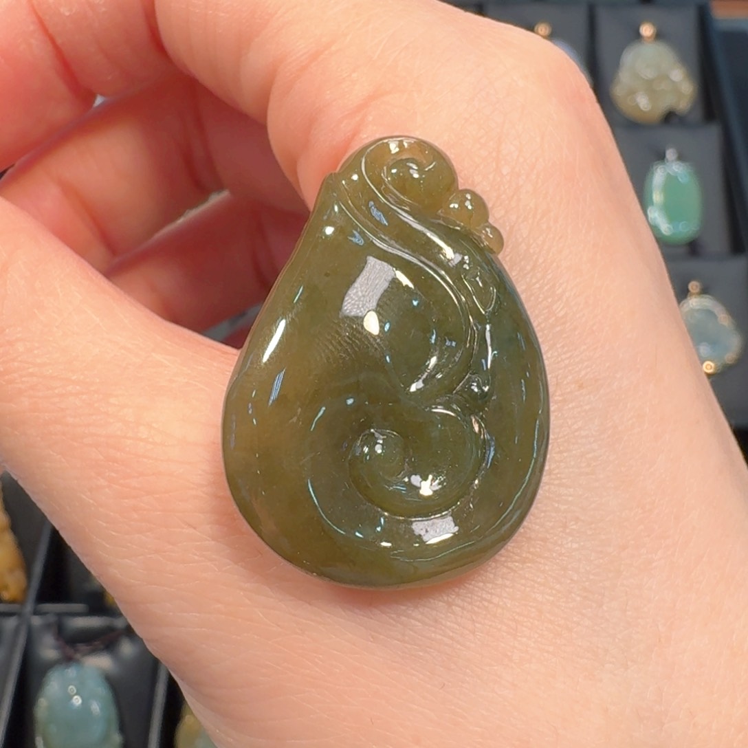 翡翠挂件未镶嵌如意