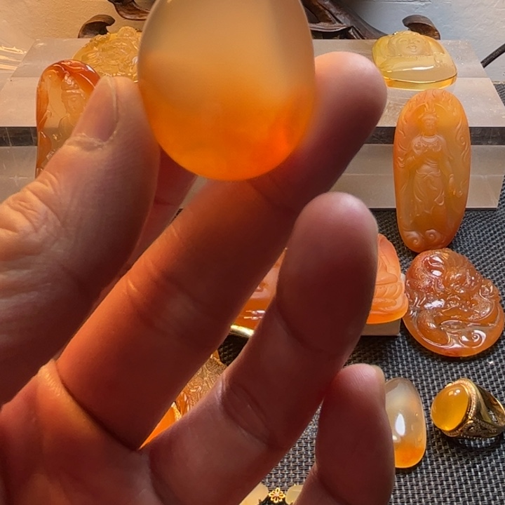 石英质玉颈饰未镶嵌英*