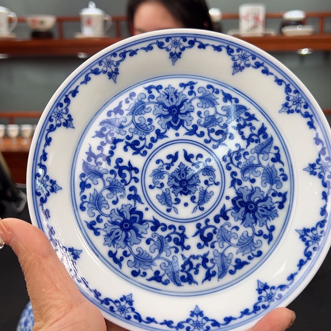 柴窑青花缠枝莲壶承