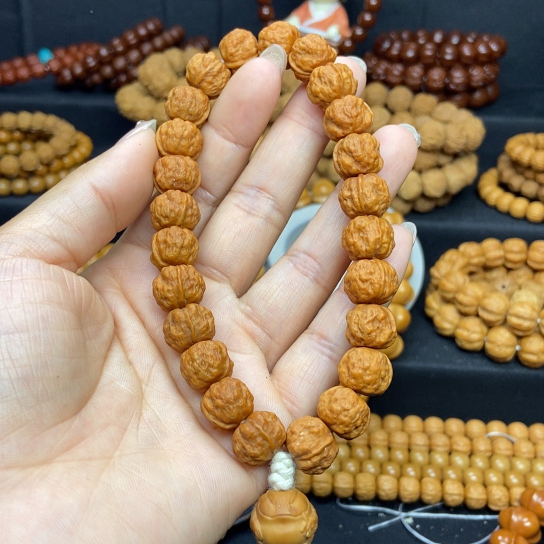 猴头核桃吊坠夏*蟾宗手持