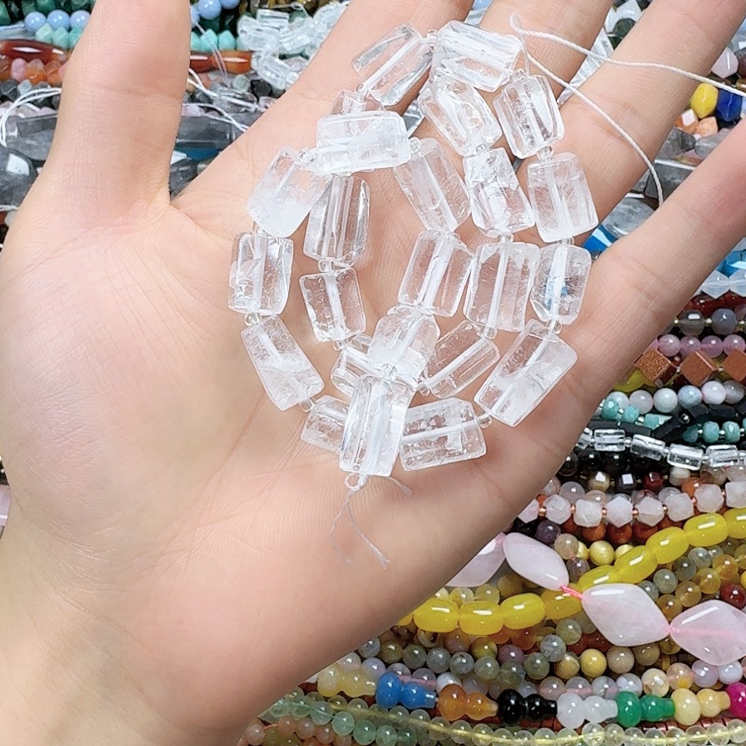 张***1玛瑙/玉髓未镶嵌珠宝半成品白水晶随形柱子