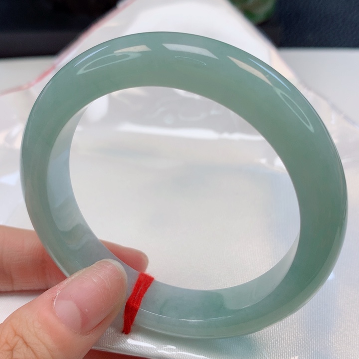 翡翠手镯未镶嵌53圈