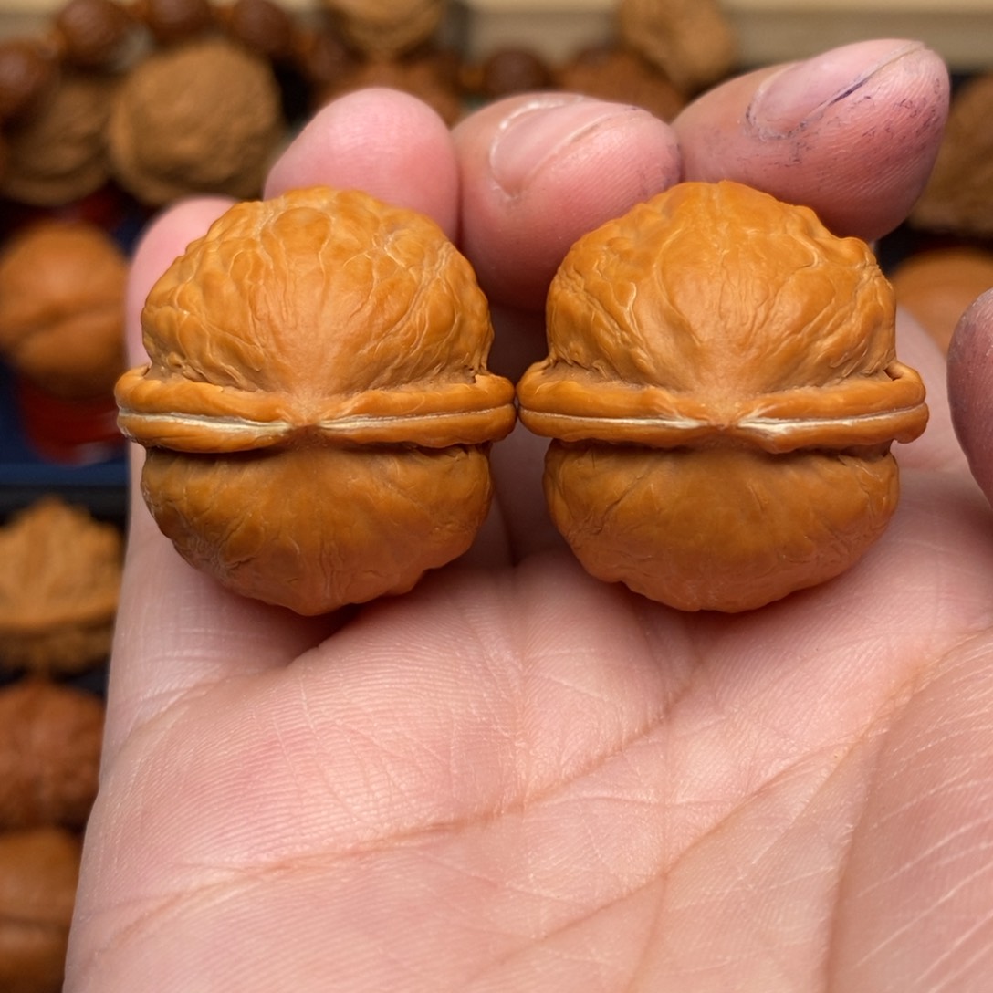 文玩核桃把件手捻光头板栗