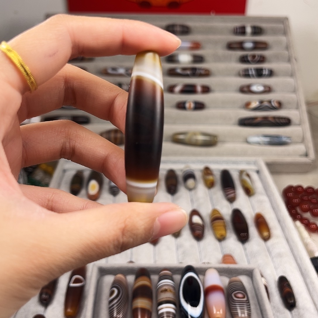 玛瑙/玉髓颈饰合金万*?