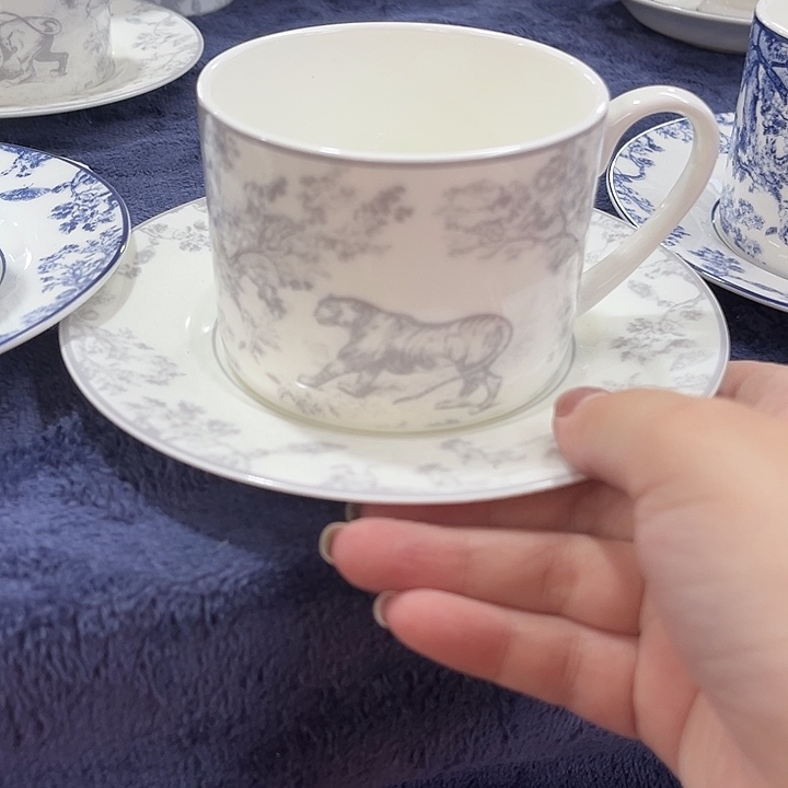 瓷片书斋里有一个小故事