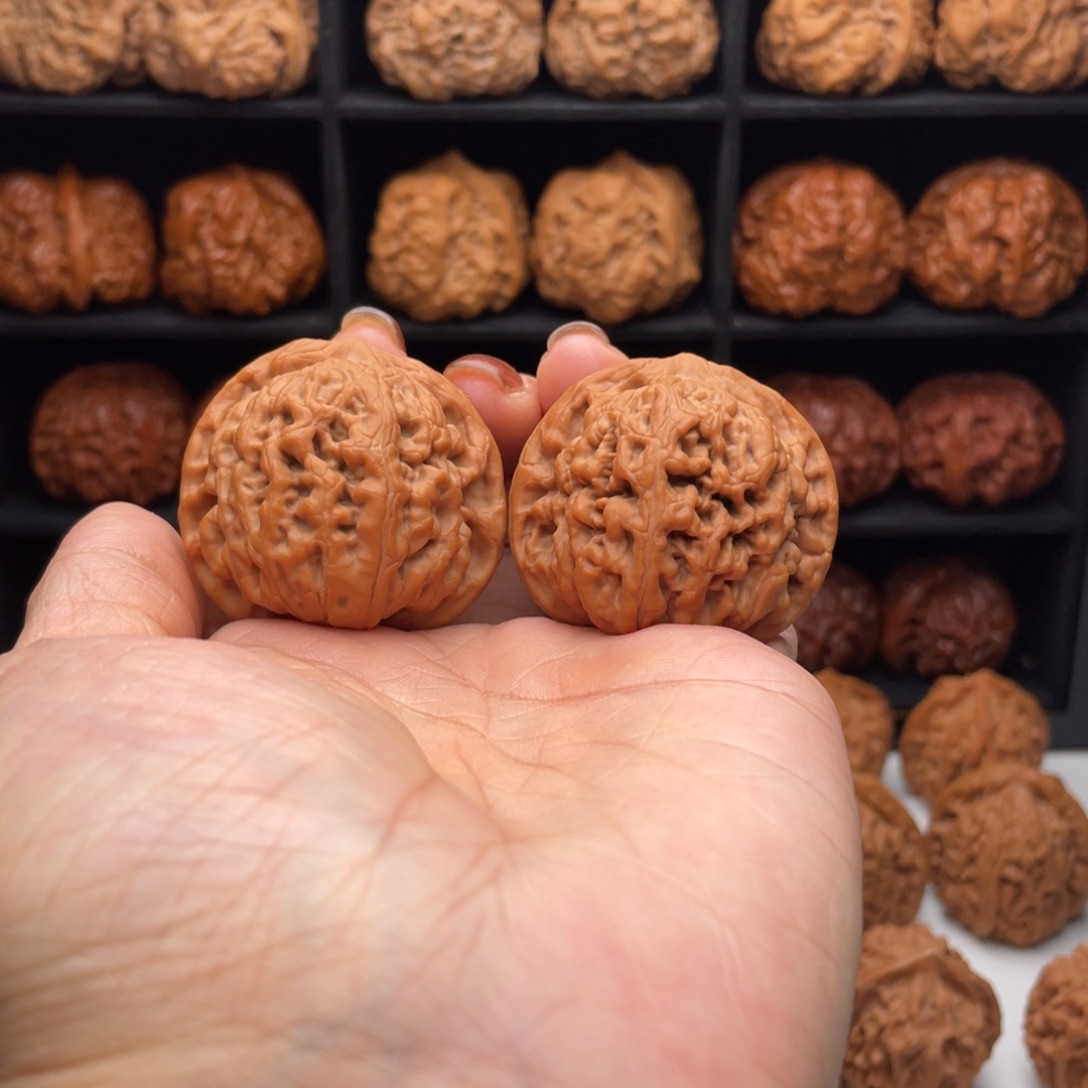 把件桃核凤凰台…………………