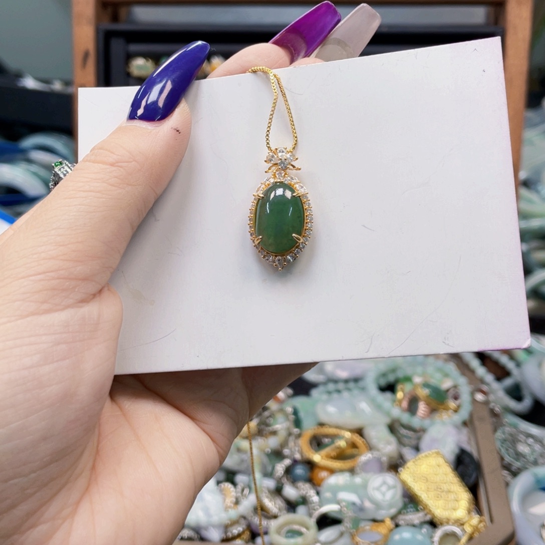 翡翠手镯未镶嵌天然翡翠Ａ货