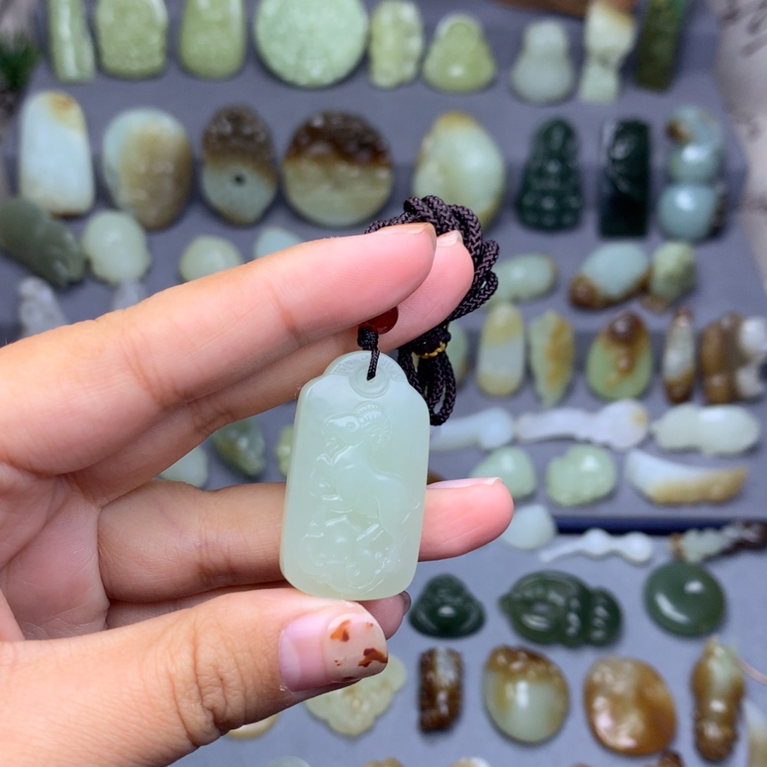 和田玉未镶嵌挂件