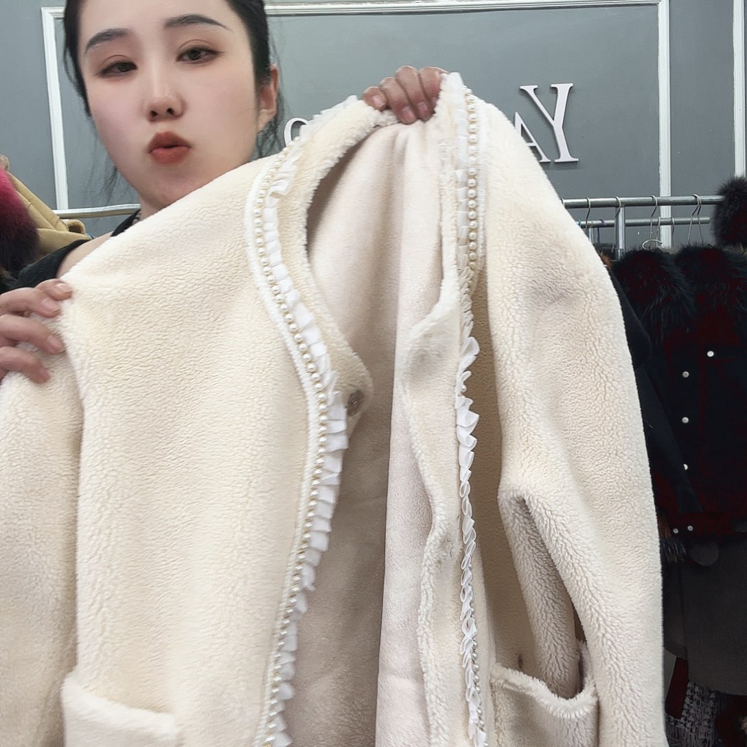 姚小妖家高端皮草