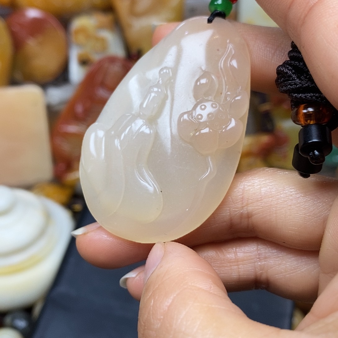 石英质玉（黄龙玉）颈饰未镶嵌