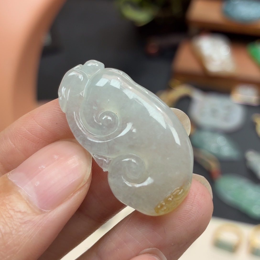 翡翠未镶嵌颈饰吊坠