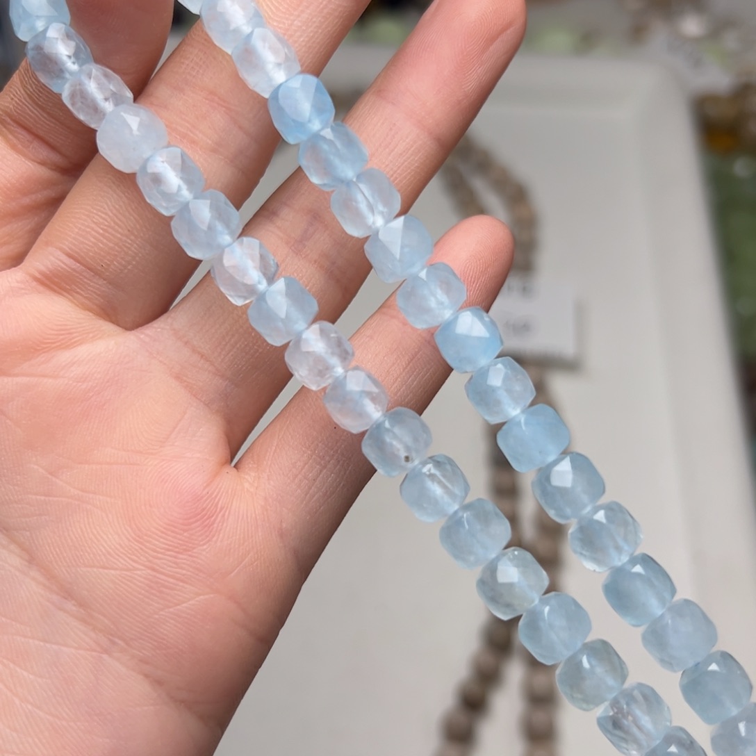 玛瑙/玉髓合金珠宝半成品W20。8mm海蓝玉刻面桶珠一条