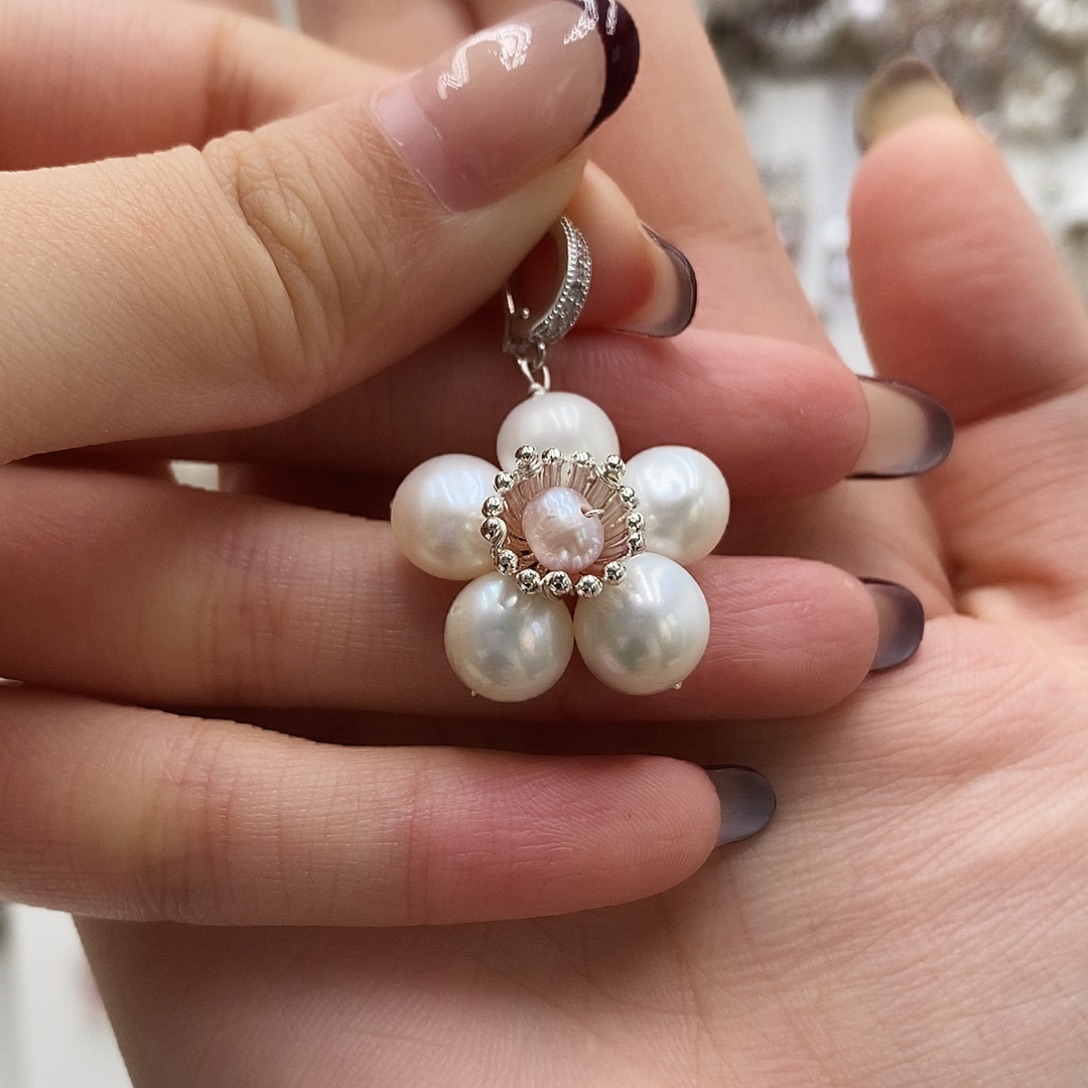 淡水珍珠银S925镶嵌耳饰