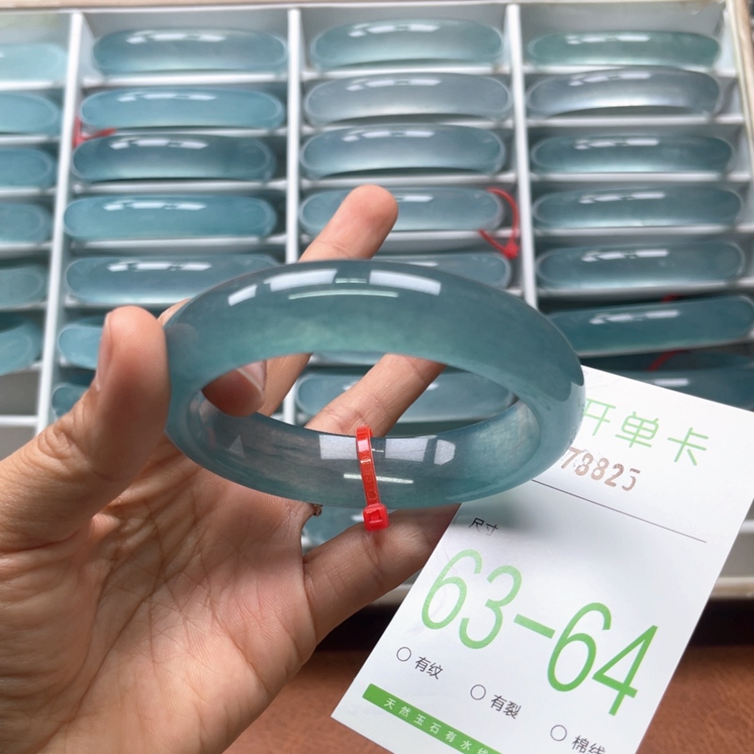 秋***天未镶嵌手镯石英质玉