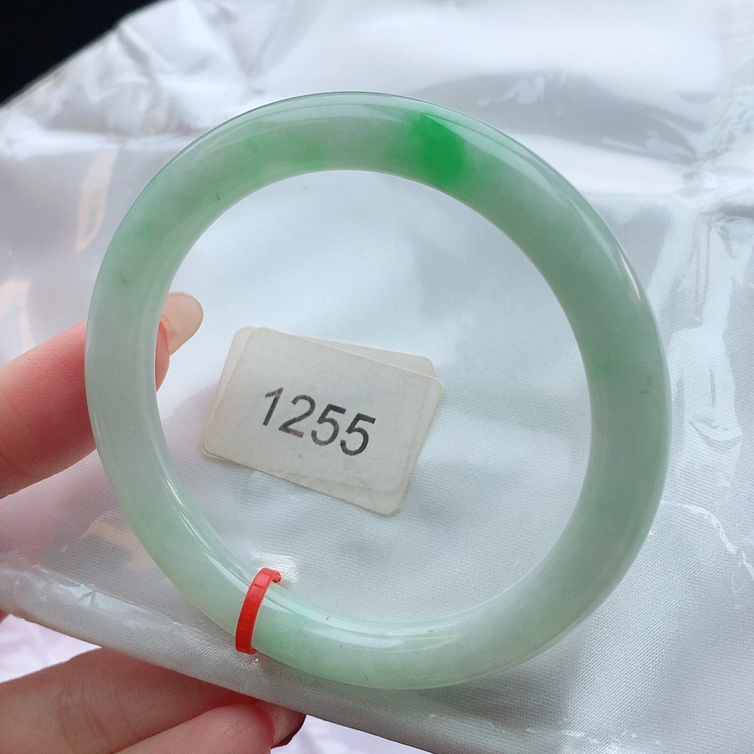 翡翠手镯未镶嵌55圆条881255