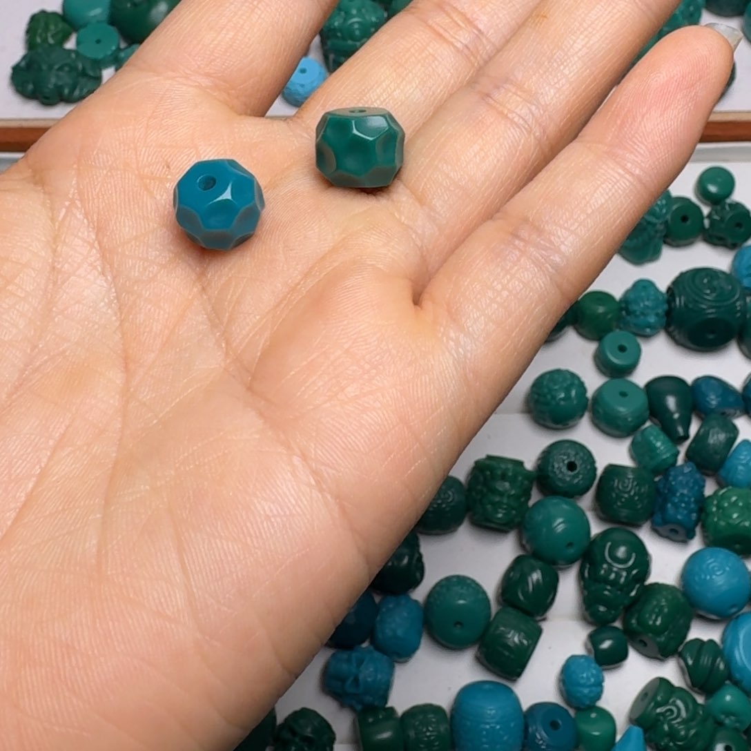 琉璃颈饰科技松配饰