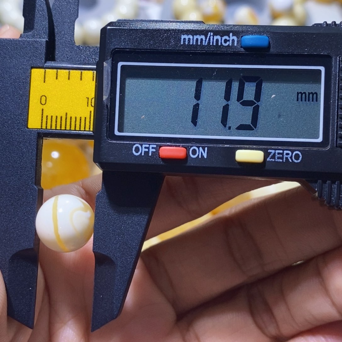 未镶嵌琥珀珠宝奇石