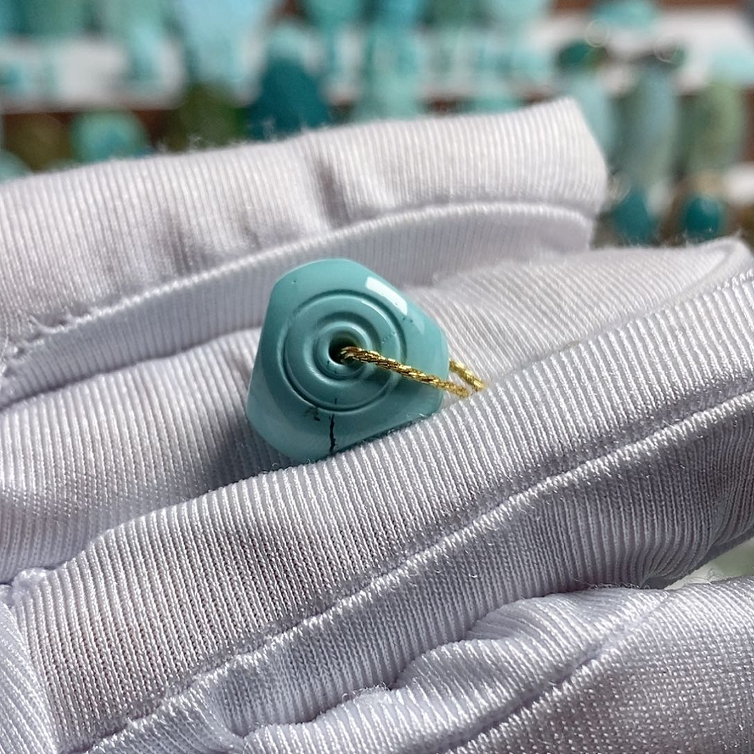 绿松石未镶嵌珠宝奇石