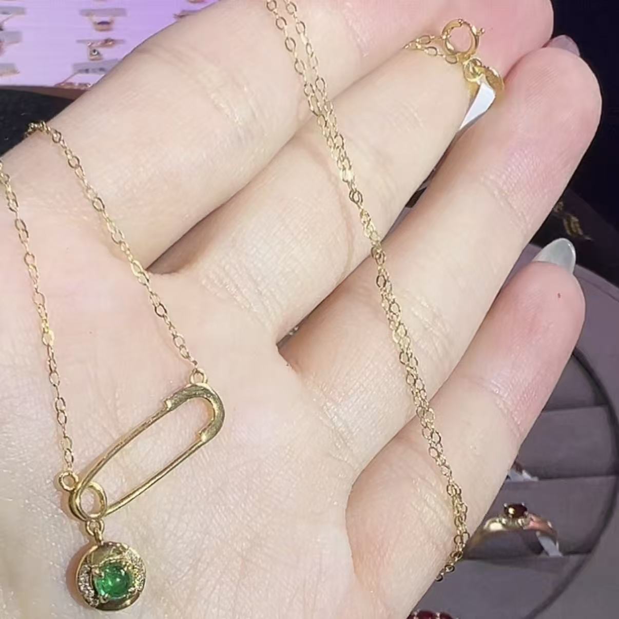 【北野珠宝】H L- B287H-161-18k金天然祖母绿项链