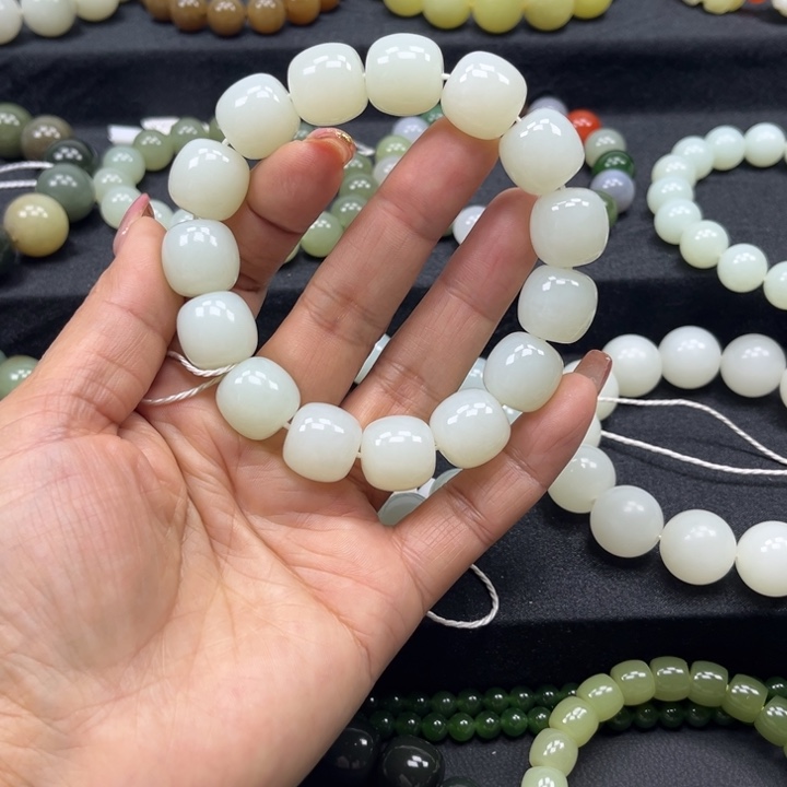 和田玉未镶嵌手链