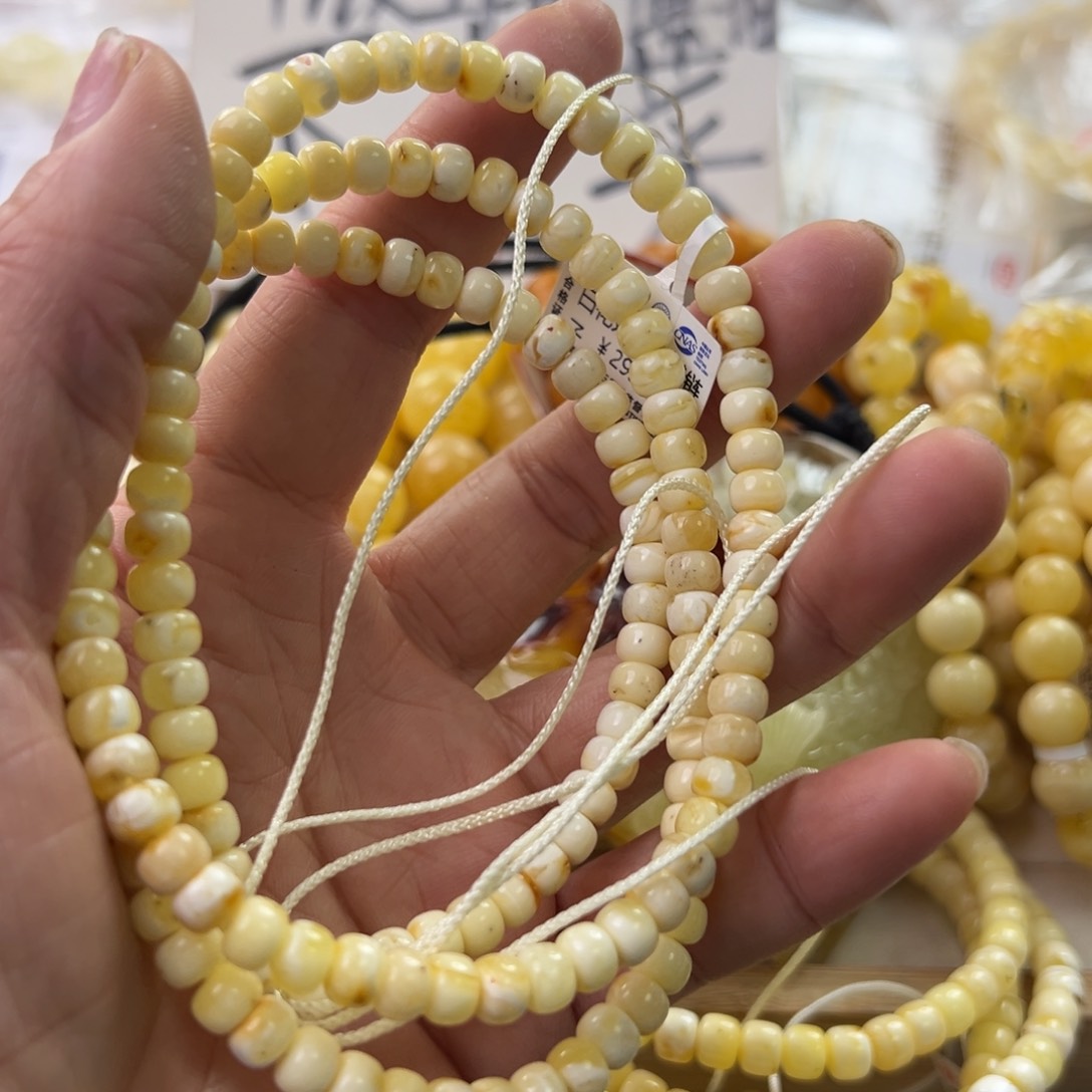 琥珀珠宝奇石未镶嵌