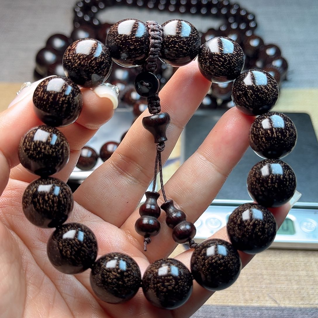 檀香紫檀（小叶紫檀）1.5 15颗爆星