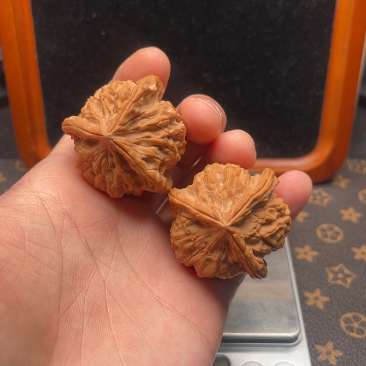 核桃雨花石三棱文玩核桃