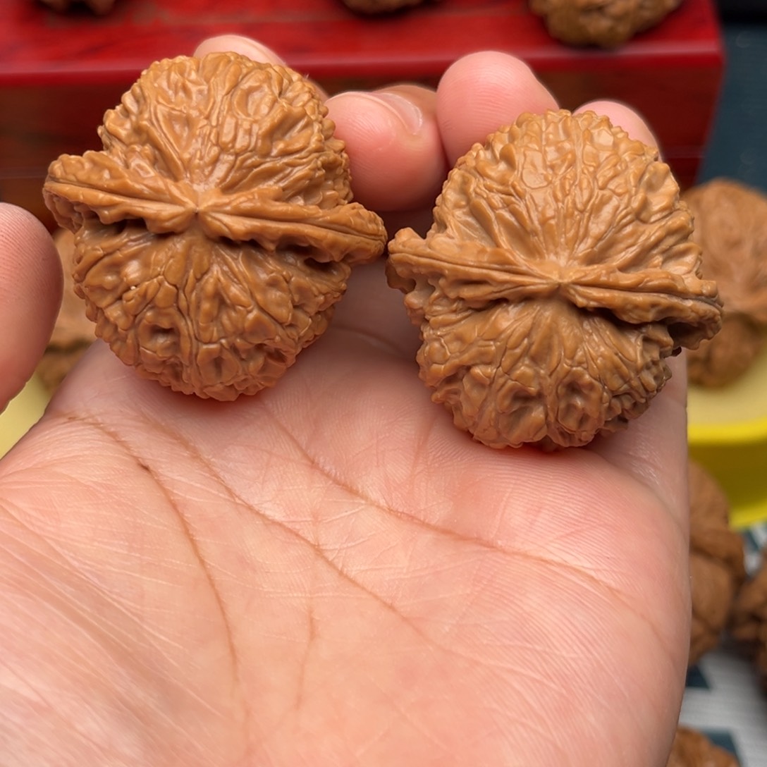 【闪购商品】文玩核桃手把件38白狮子