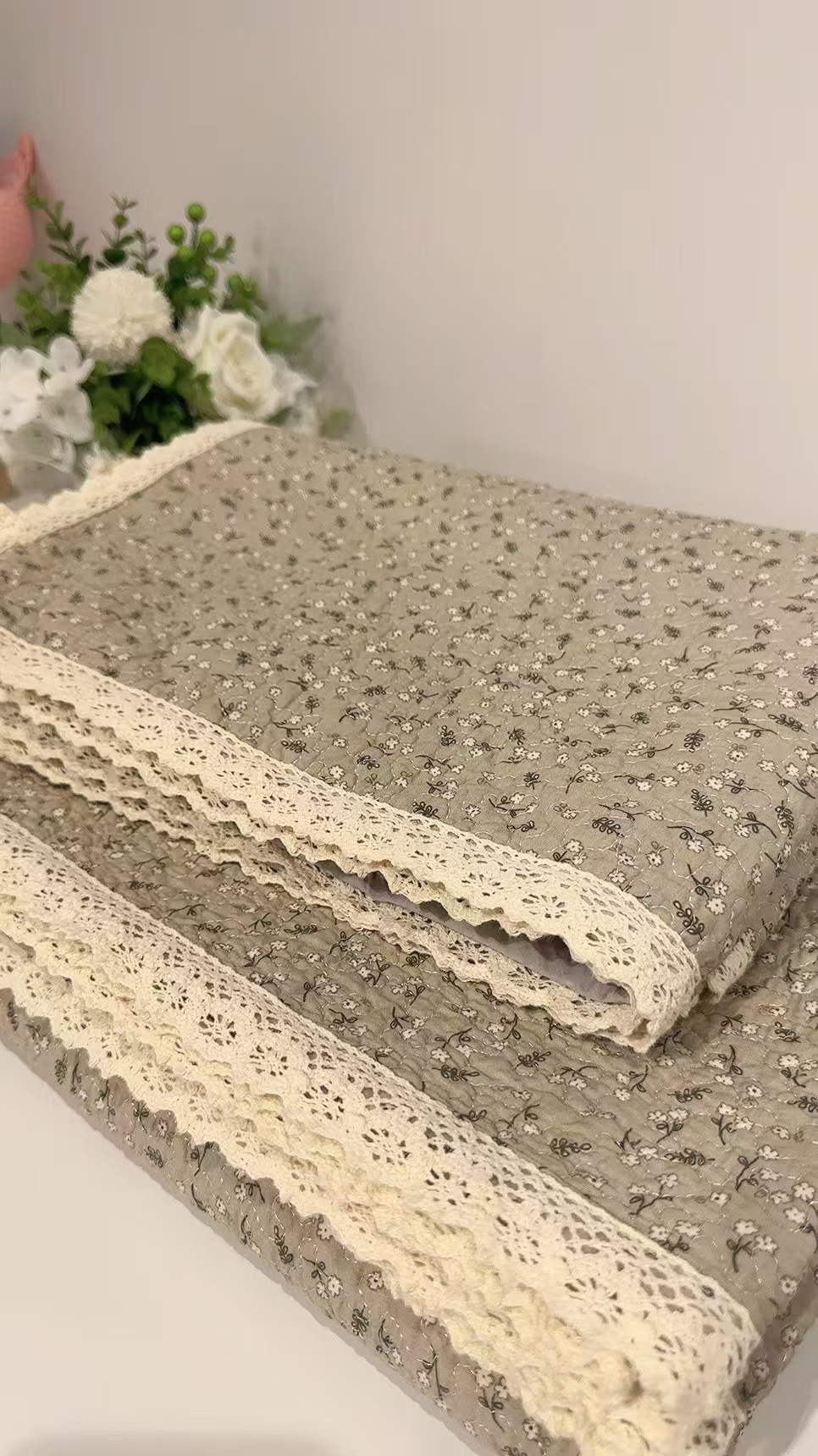 外贸原单高支高密小碎花密絎花边闯床盖三件套