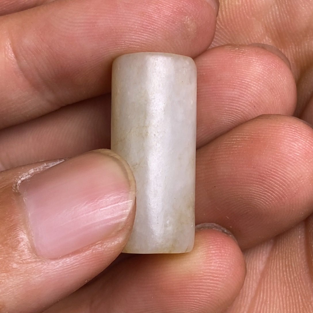 和田玉未镶嵌颈饰自****地