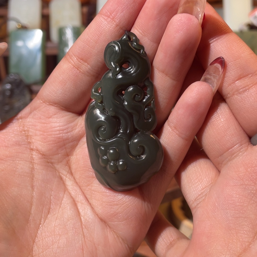 和田玉颈饰未镶嵌