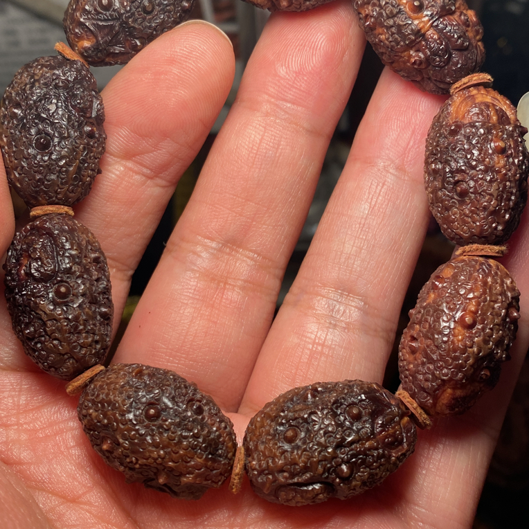 苏工核雕，稀有紫核，纯手工雕刻，紫金蟾个性好玩尺寸1。6x2。55