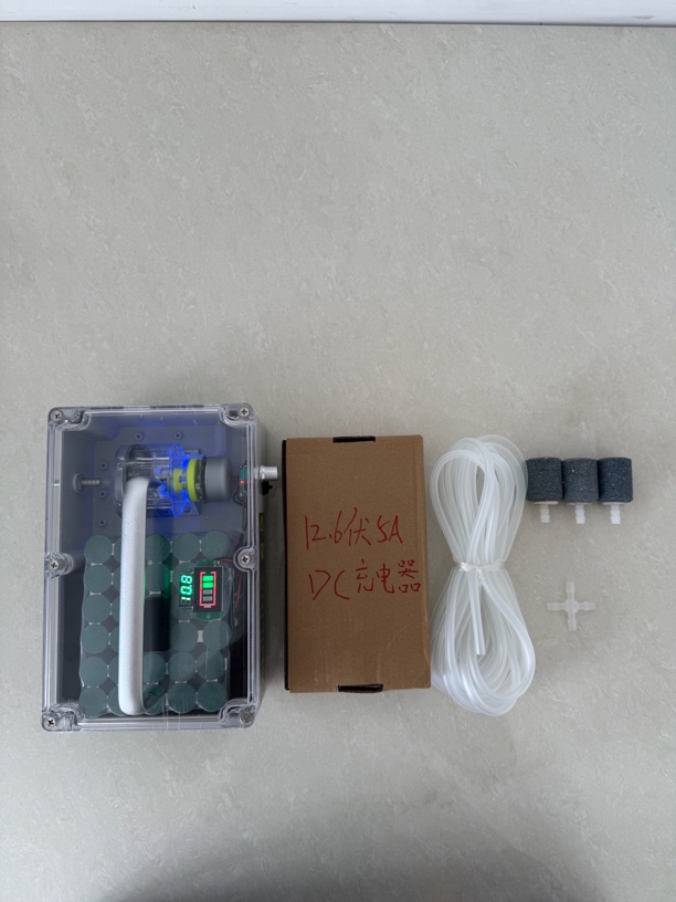 30颗21700电池的无刷555增氧泵续航超长气量大七彩灯效