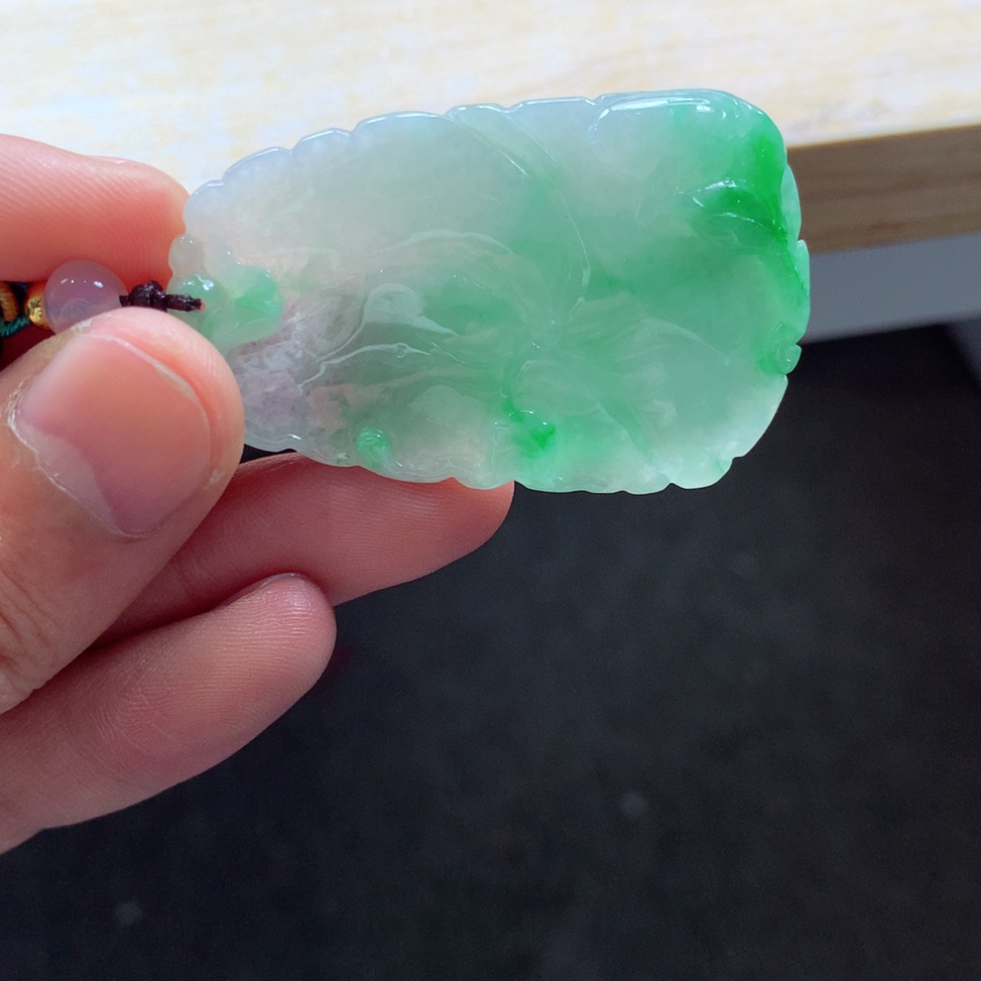 翡翠颈饰未镶嵌吊坠