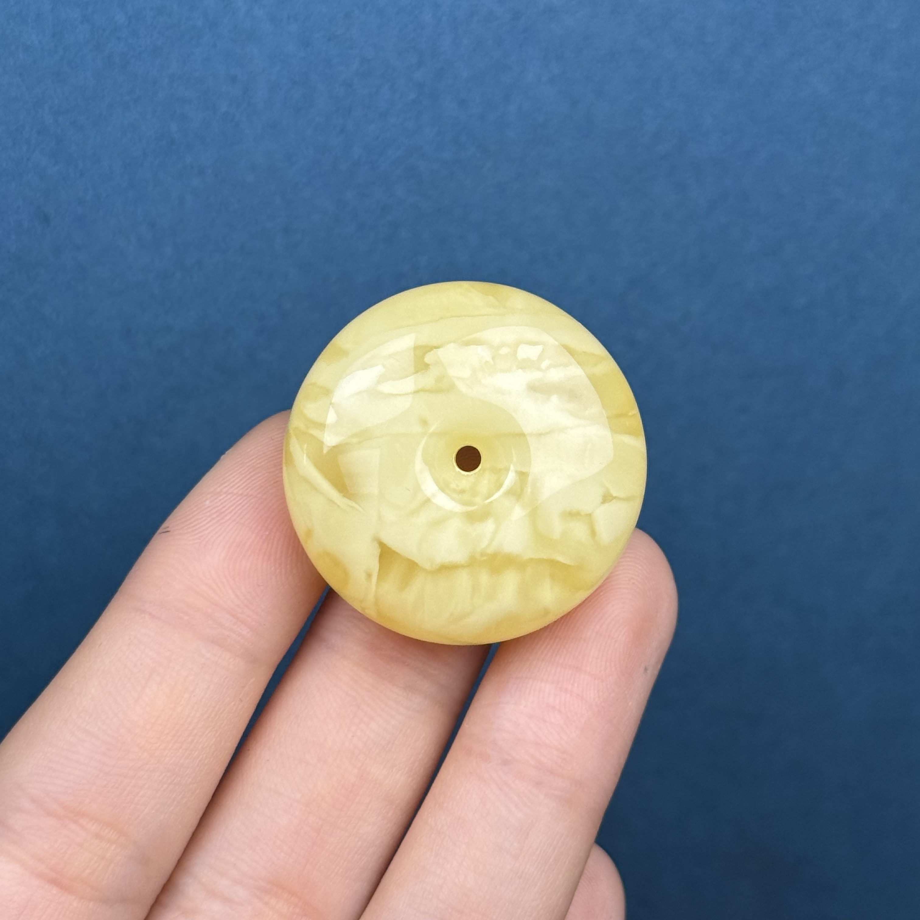 Y7304天然原矿蜜蜡 妖花平安扣 31.7*15.5mm支持复检 假一罚十