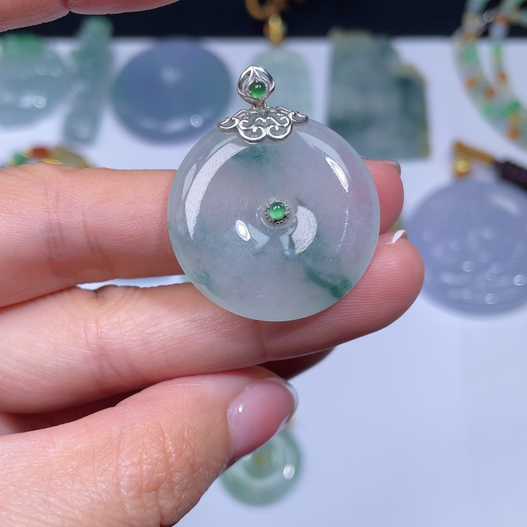 翡翠手链18K金镶嵌扣子